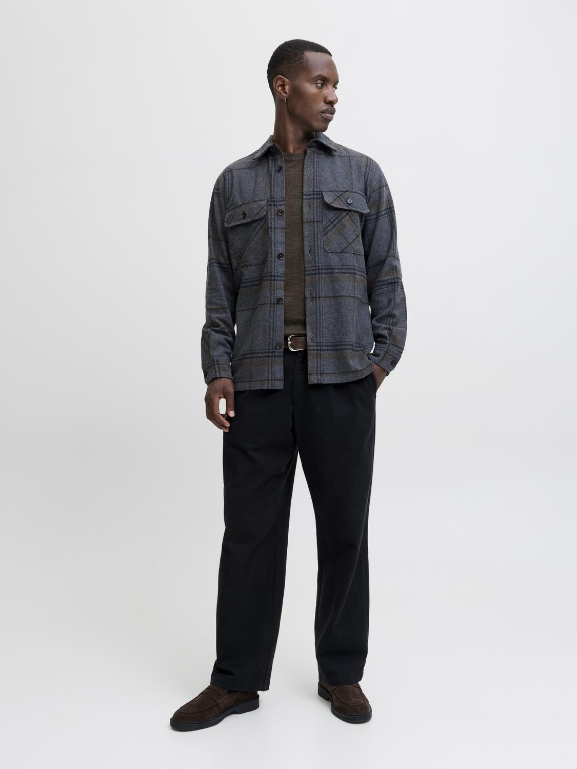 model_shot-front_full